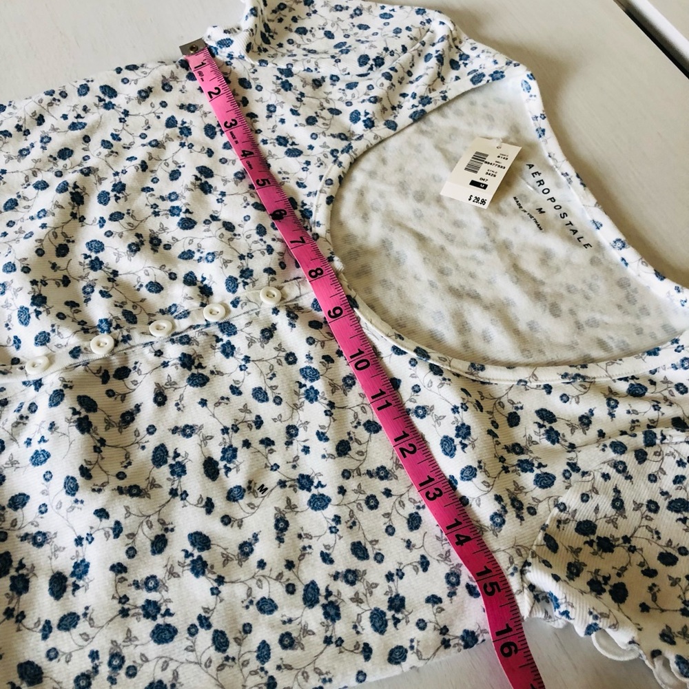 Flower Crop Top - Picture 8 of 9